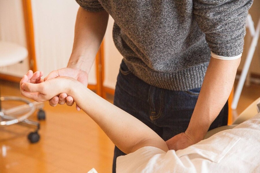 Terapia manualna kto może wykonywać taki zabieg?